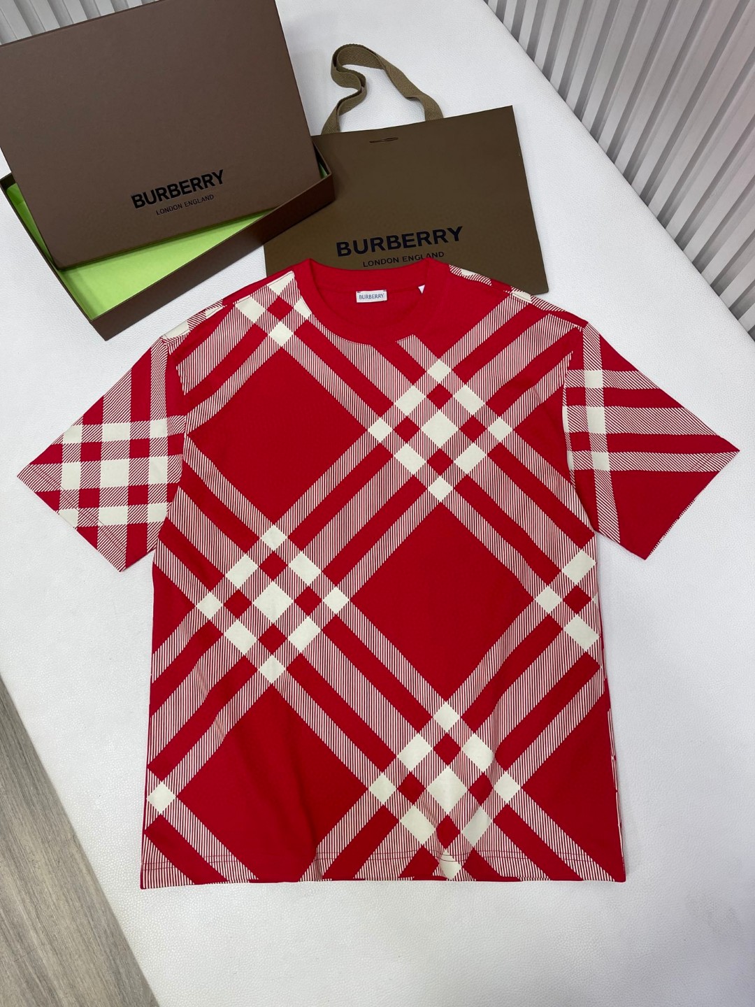 Burberry 巴宝莉 格纹短袖 T恤 圆领 短款 夏季 蓝色 红色