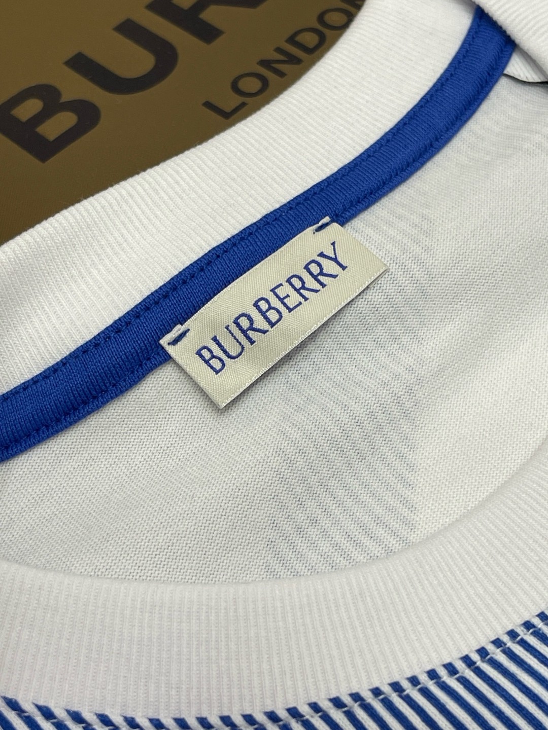 Burberry 巴宝莉 格纹短袖 T恤 圆领 短款 夏季 蓝色 红色