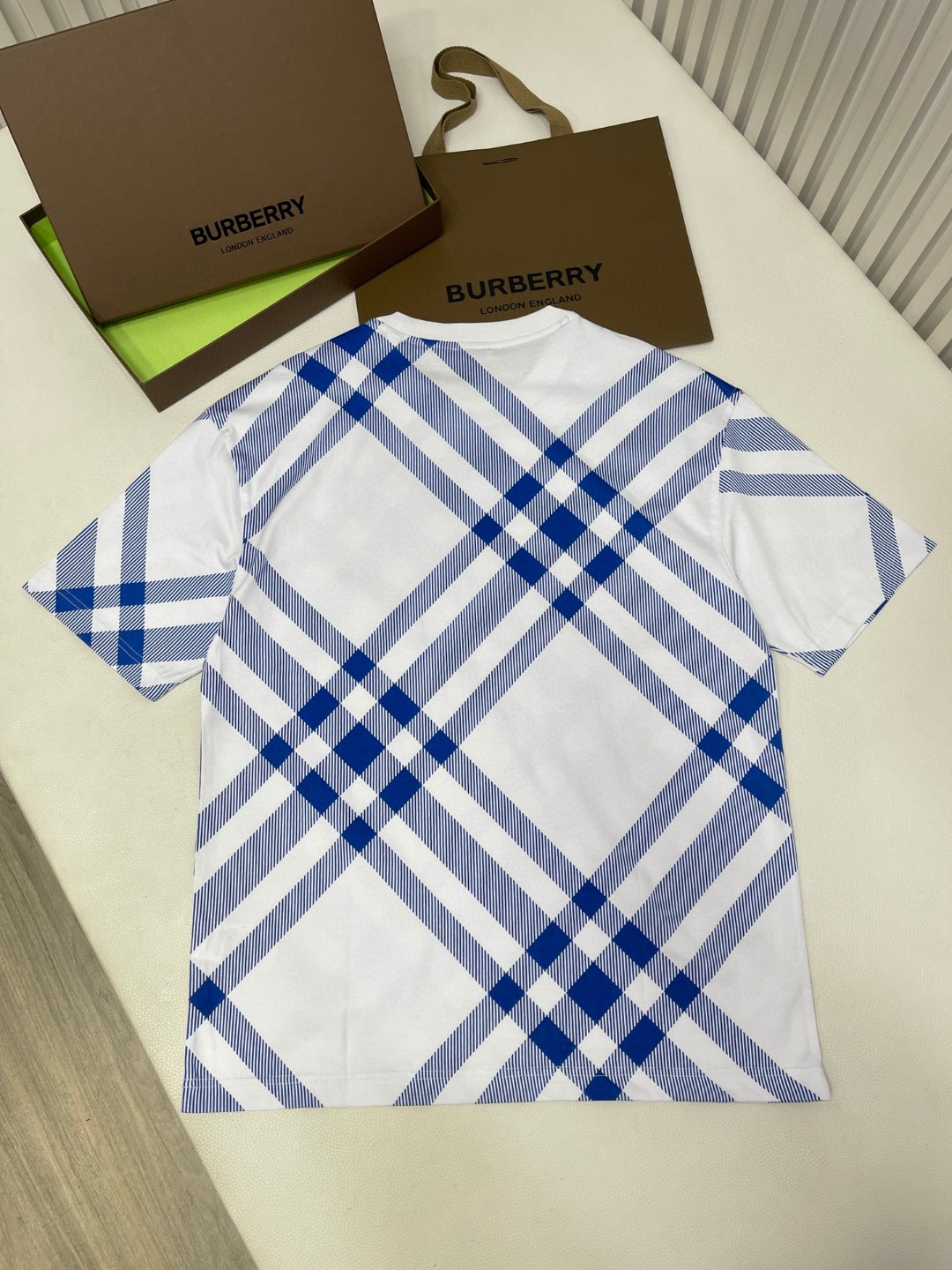 Burberry 巴宝莉 格纹短袖 T恤 圆领 短款 夏季 蓝色 红色