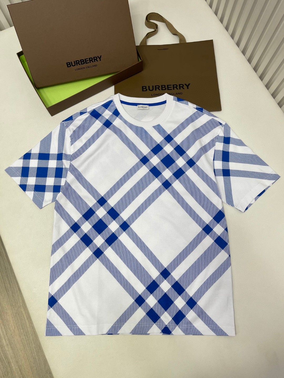 Burberry 巴宝莉 格纹短袖 T恤 圆领 短款 夏季 蓝色 红色