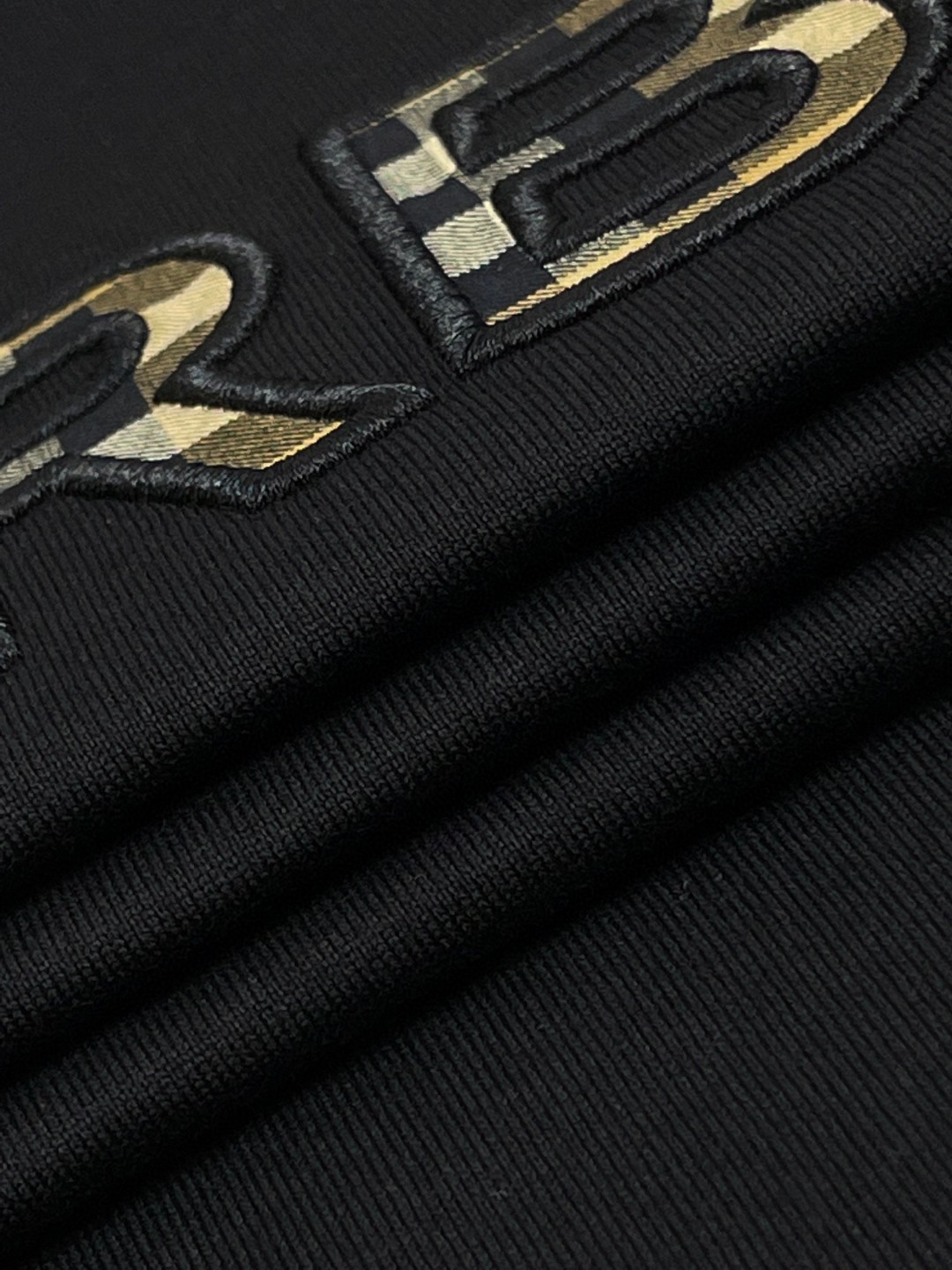 Burberry 巴宝莉 字母logo刺绣图案短袖 T恤 圆领 短款 夏季 黑色 白色 