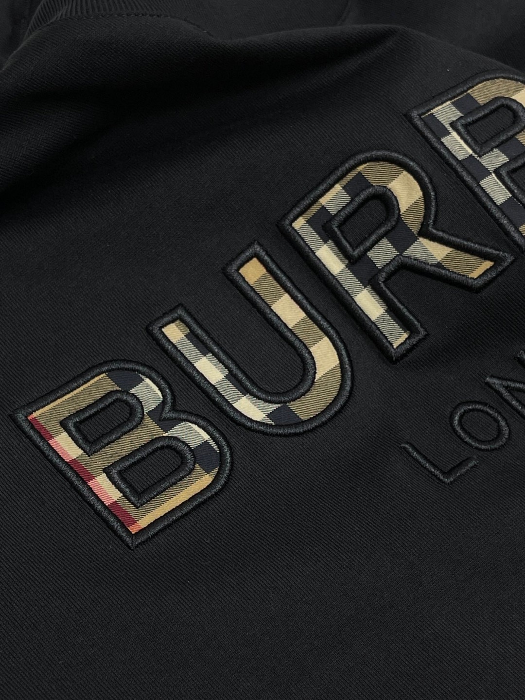 Burberry 巴宝莉 字母logo刺绣图案短袖 T恤 圆领 短款 夏季 黑色 白色 