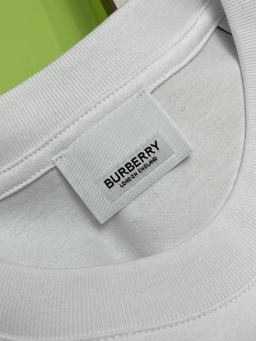 Burberry 巴宝莉 字母logo刺绣图案短袖 T恤 圆领 短款 夏季 黑色 白色 