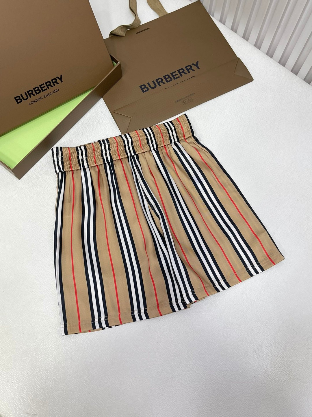 Burberry 巴宝莉 格纹丝质松紧腰 短裤 裤子 休闲裤 棕色 8014286