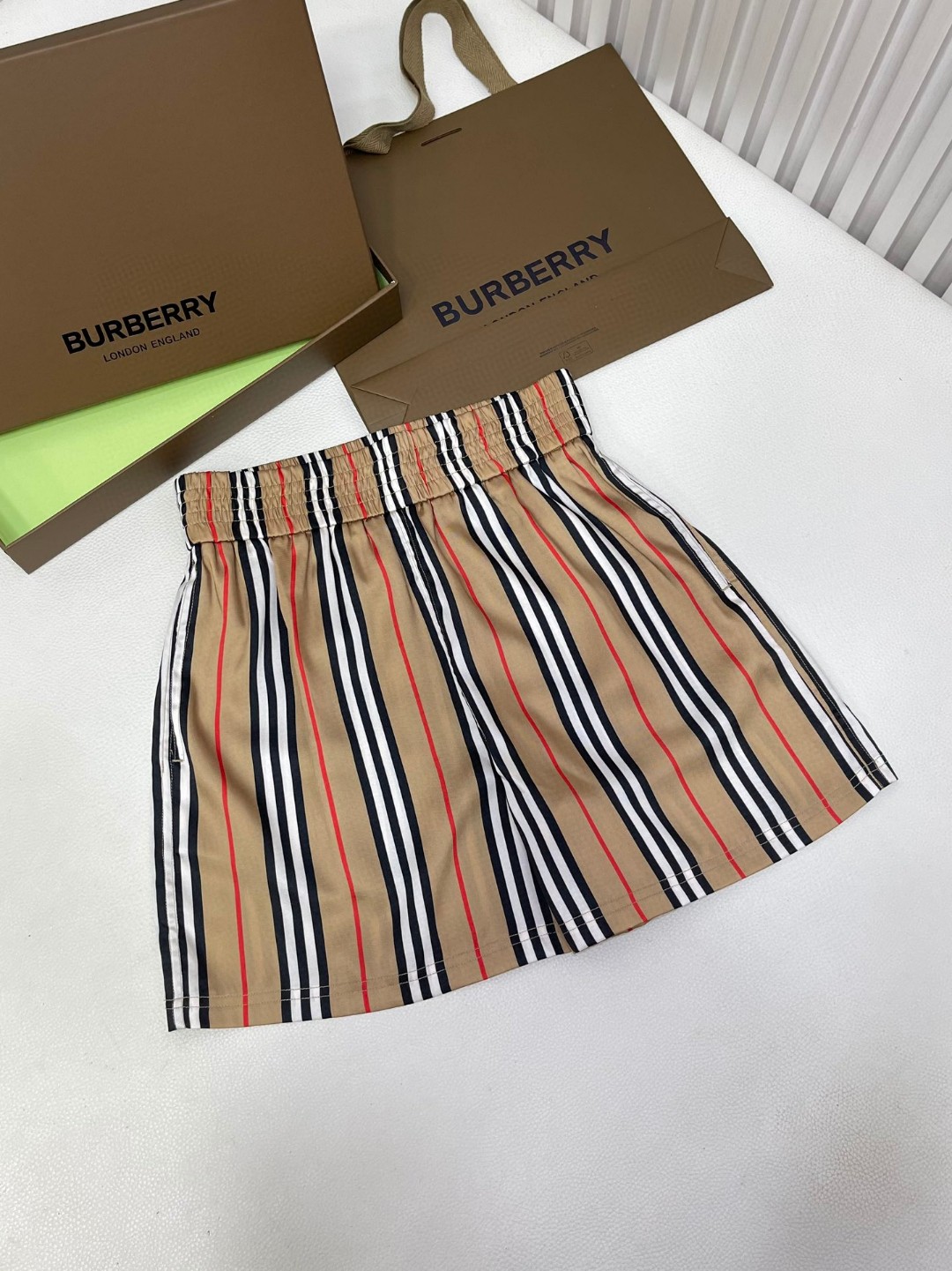 Burberry 巴宝莉 格纹丝质松紧腰 短裤 裤子 休闲裤 棕色 8014286