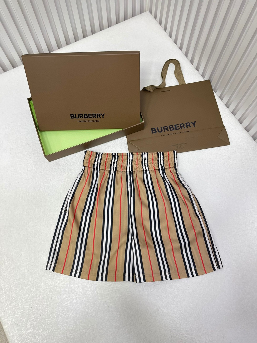 Burberry 巴宝莉 格纹丝质松紧腰 短裤 裤子 休闲裤 棕色 8014286