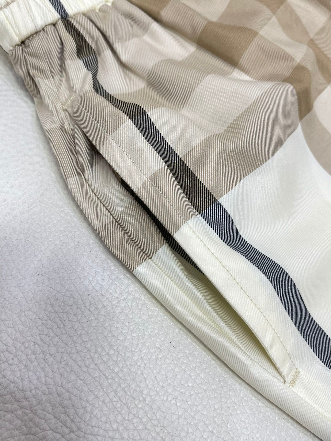 Burberry 巴宝莉 格纹松紧腰 短裤 裤子 休闲裤 米色 80568541