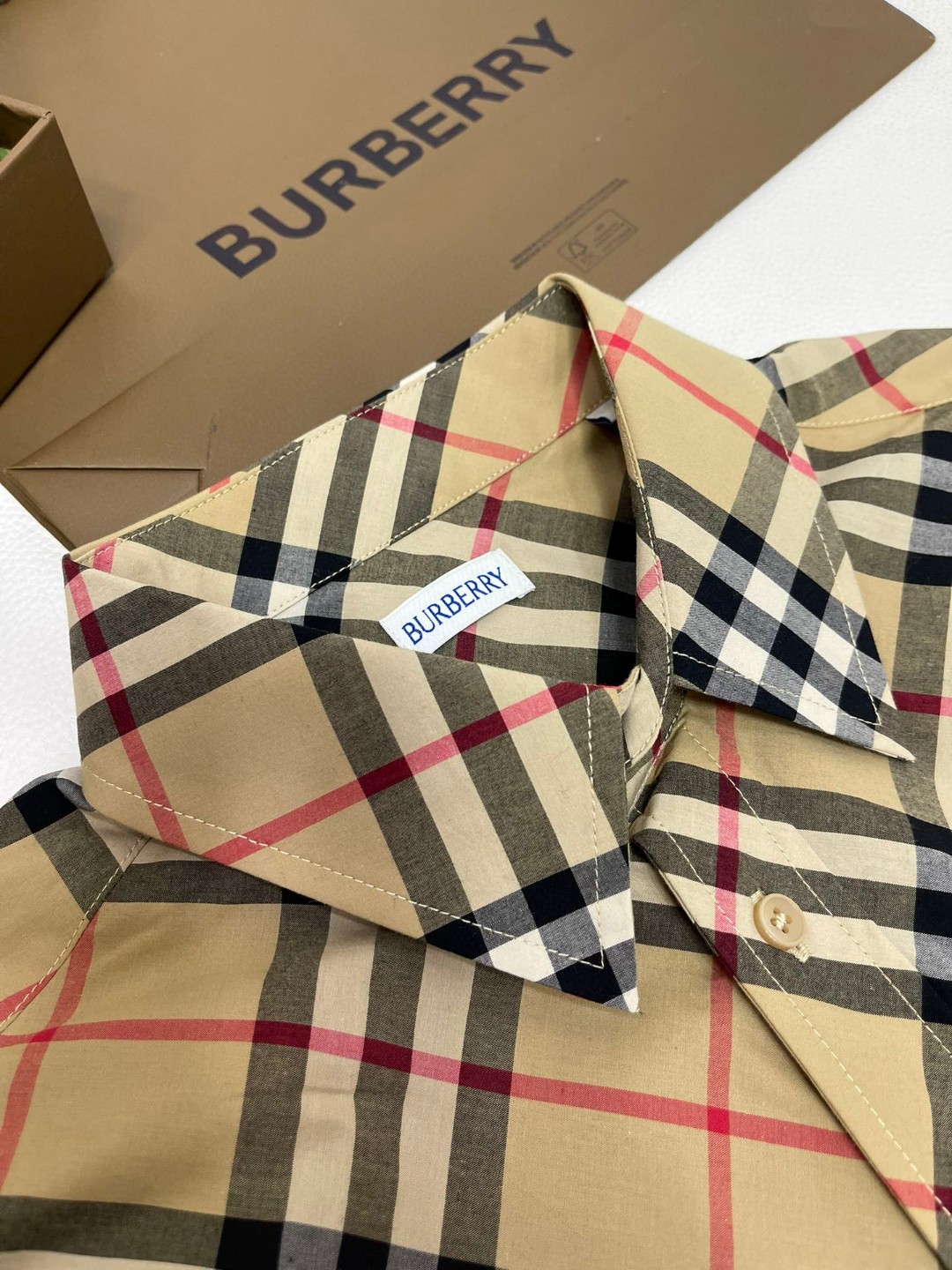 Burberry 巴宝莉 格纹字母logo印花衬衫 长袖 外套 秋冬款 男款 米色 