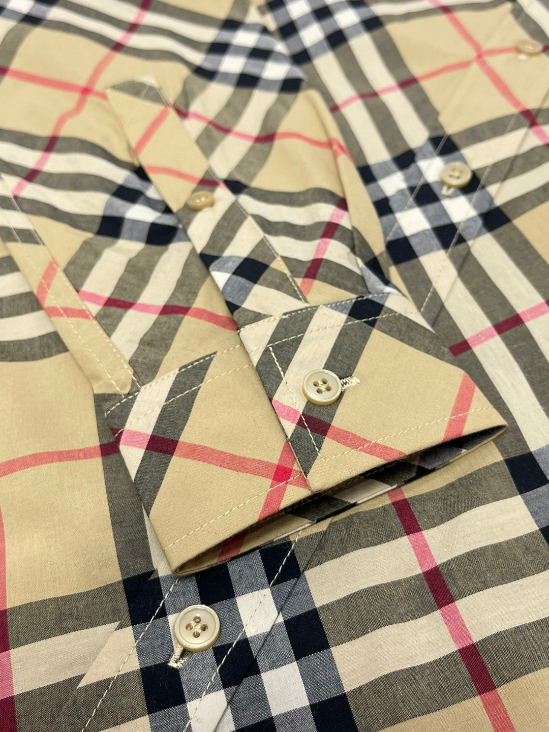 Burberry 巴宝莉 格纹字母logo印花衬衫 长袖 外套 秋冬款 男款 米色 
