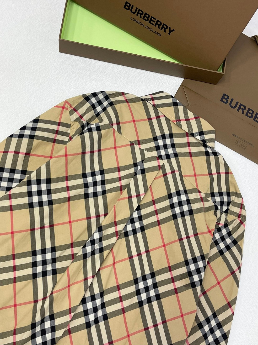 Burberry 巴宝莉 格纹字母logo印花衬衫 长袖 外套 秋冬款 男款 米色 
