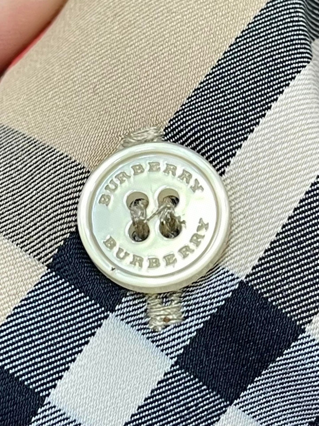 Burberry 巴宝莉 格纹字衬衫 长袖 外套 秋冬款 女款 米色