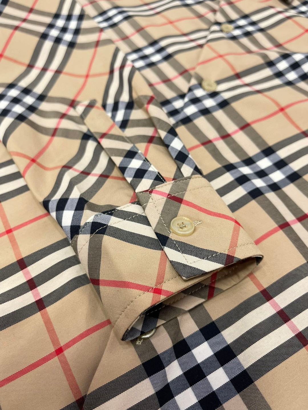 Burberry 巴宝莉 格纹字衬衫 长袖 外套 秋冬款 女款 米色