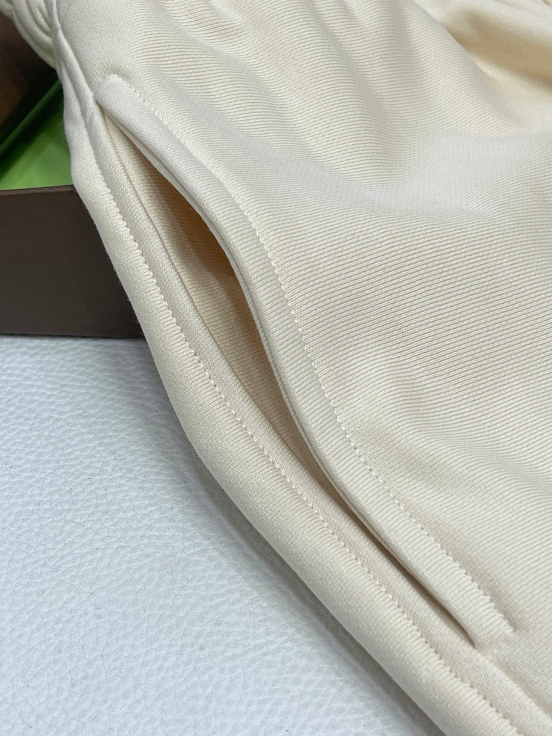 Burberry 巴宝莉 纯色口袋徽标松紧腰短裤 休闲裤 裤子 黑色 绿色 米色 80812321