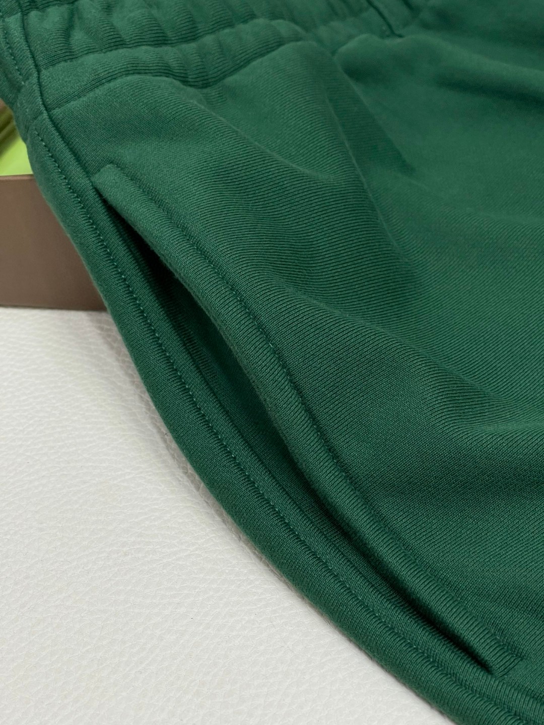 Burberry 巴宝莉 纯色口袋徽标松紧腰短裤 休闲裤 裤子 黑色 绿色 米色 80812321