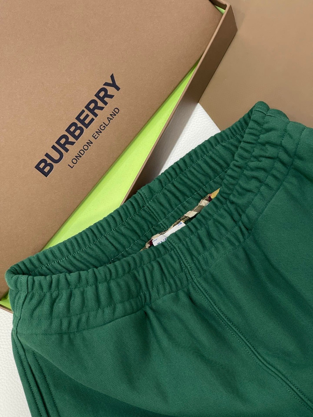 Burberry 巴宝莉 纯色口袋徽标松紧腰短裤 休闲裤 裤子 黑色 绿色 米色 80812321