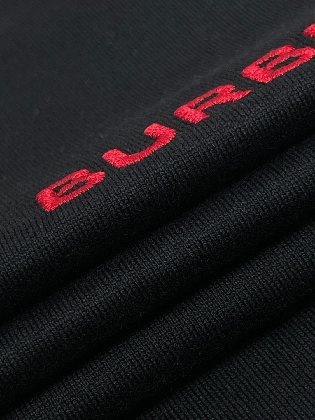 Burberry 巴宝莉 格纹领口刺绣字母logo短袖 T恤 圆领 短款 夏季 黑色 白色 8007695-A1189