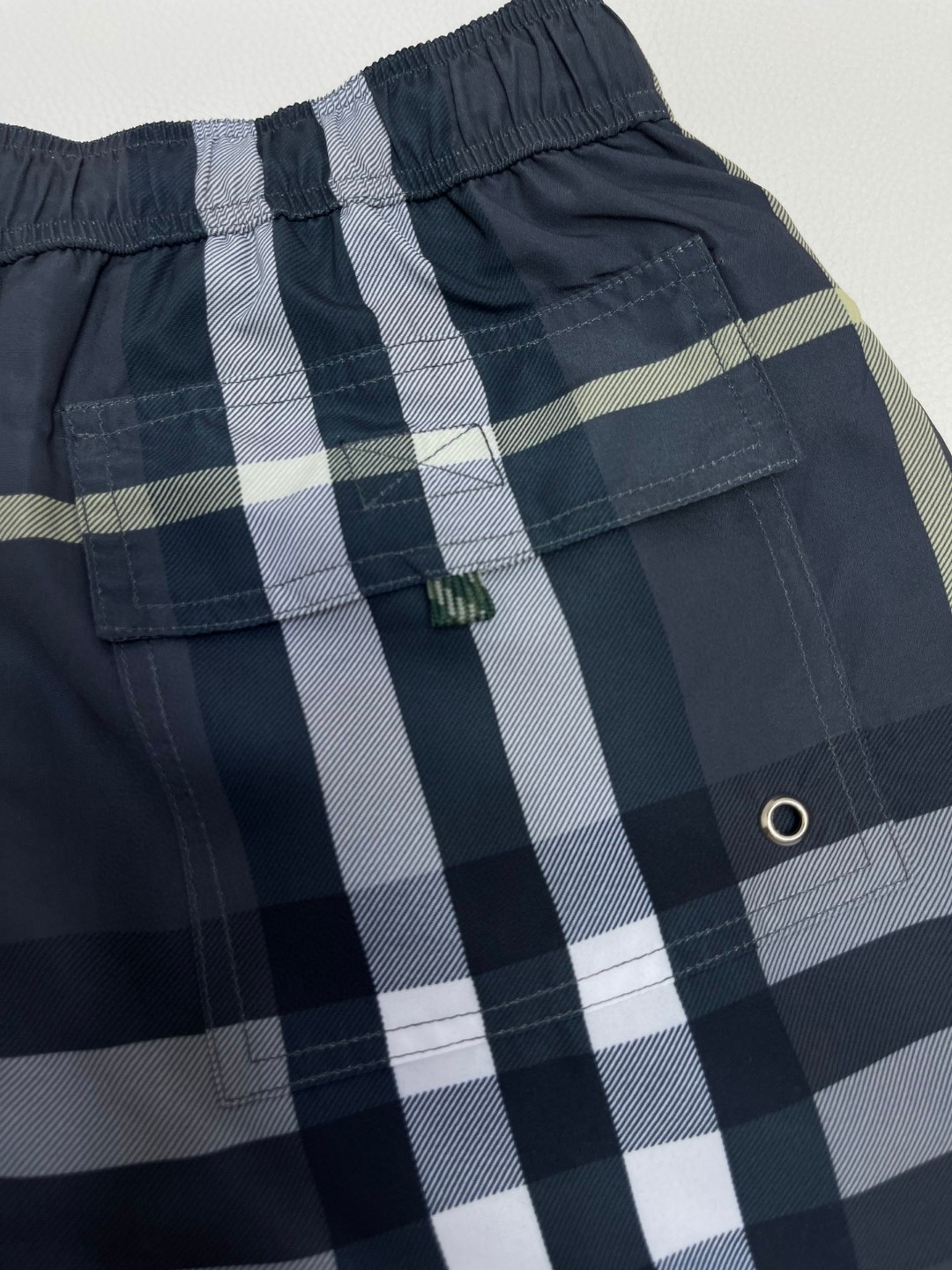 Burberry 巴宝莉 格纹抽绳游泳裤 短裤 裤子 灰色 80991651