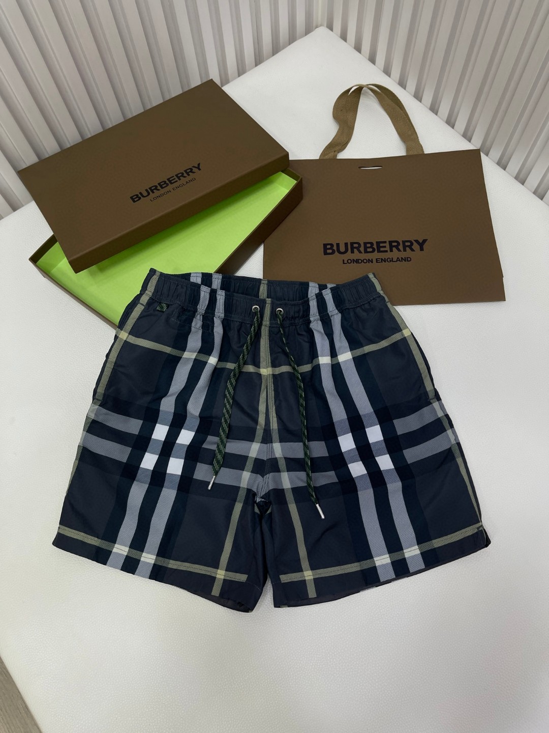 Burberry 巴宝莉 格纹抽绳游泳裤 短裤 裤子 灰色 80991651