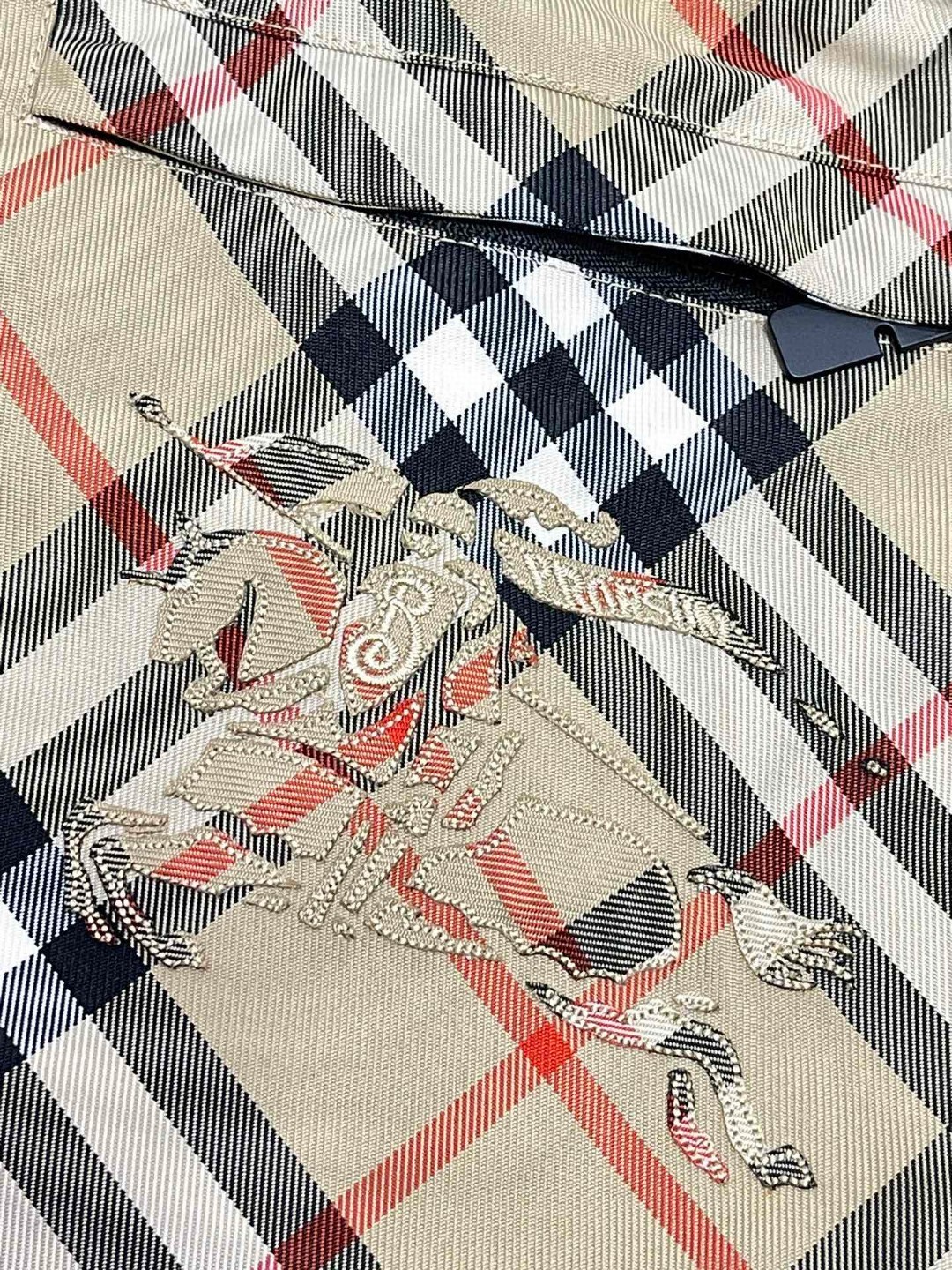 Burberry 巴宝莉 格纹拉链口袋刺绣战马图案松紧腰短裤 裤子 休闲裤 灰色 米色 