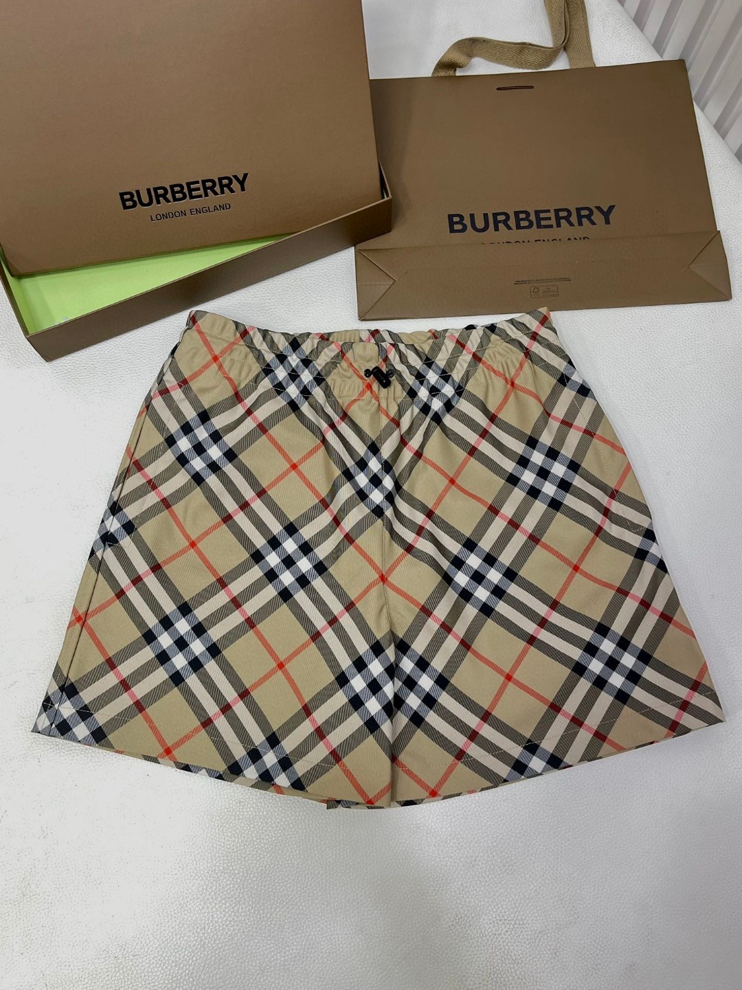 Burberry 巴宝莉 格纹拉链口袋刺绣战马图案松紧腰短裤 裤子 休闲裤 灰色 米色 