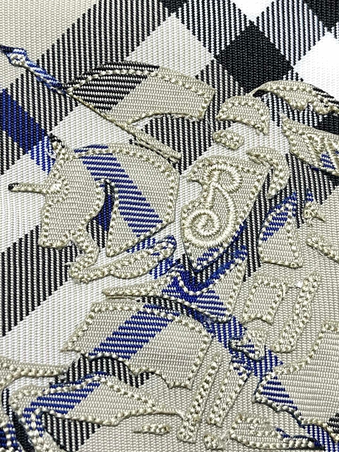 Burberry 巴宝莉 格纹拉链口袋刺绣战马图案松紧腰短裤 裤子 休闲裤 灰色 米色 