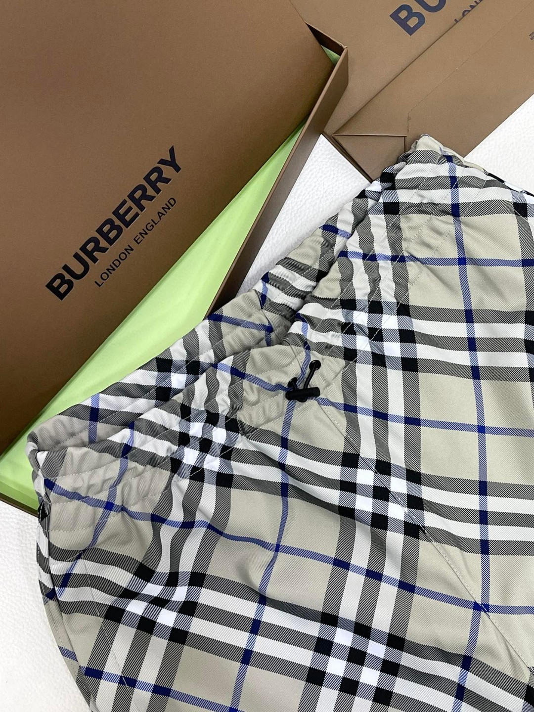 Burberry 巴宝莉 格纹拉链口袋刺绣战马图案松紧腰短裤 裤子 休闲裤 灰色 米色 