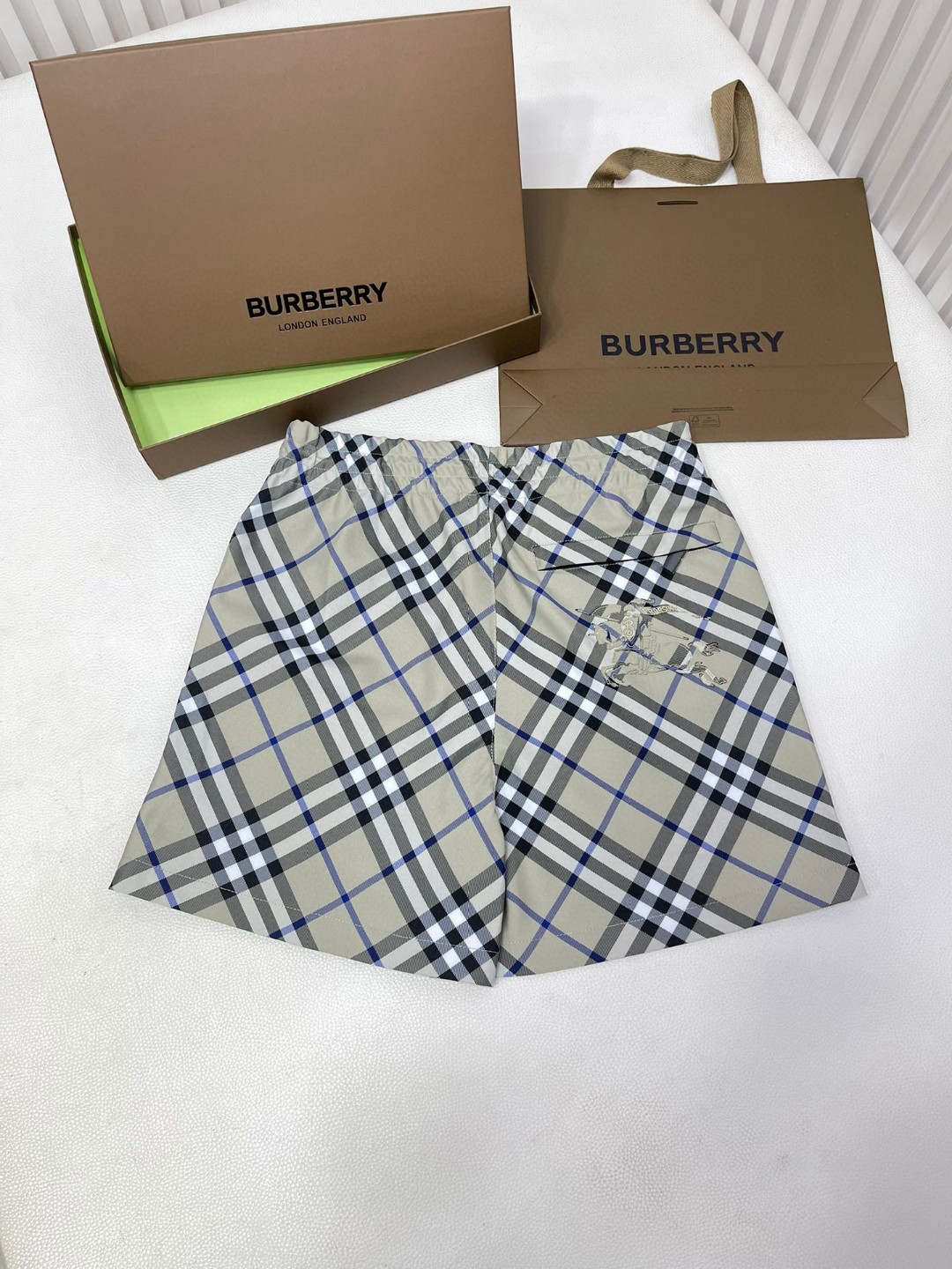 Burberry 巴宝莉 格纹拉链口袋刺绣战马图案松紧腰短裤 裤子 休闲裤 灰色 米色 