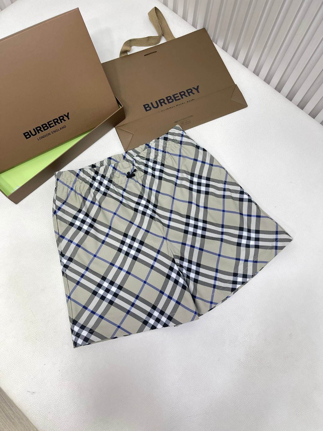 Burberry 巴宝莉 格纹拉链口袋刺绣战马图案松紧腰短裤 裤子 休闲裤 灰色 米色 