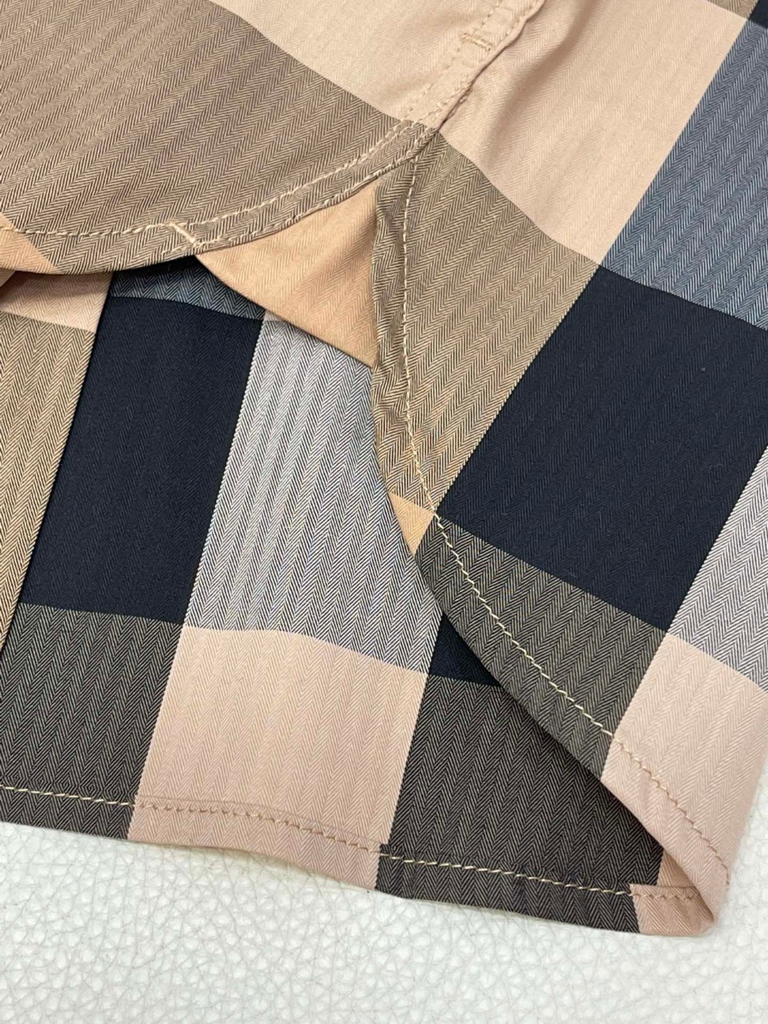 Burberry 巴宝莉 格纹翻领单排扣衬衫 短袖 夏季 蓝色 黑色 绿色 80876371