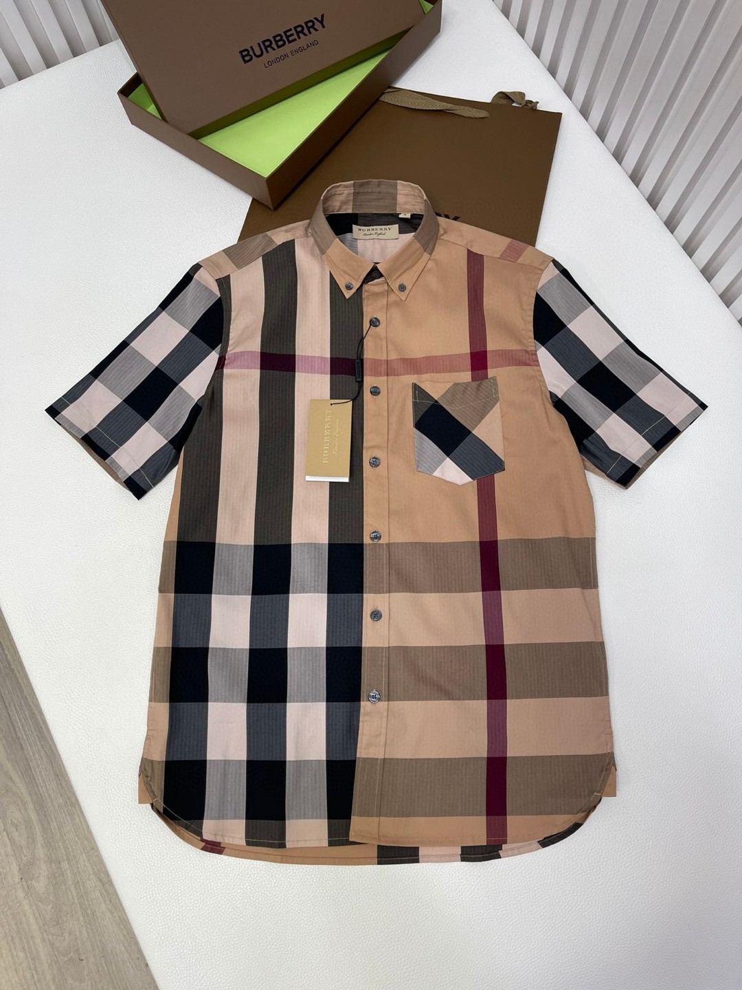 Burberry 巴宝莉 格纹翻领单排扣衬衫 短袖 夏季 蓝色 黑色 绿色 80876371