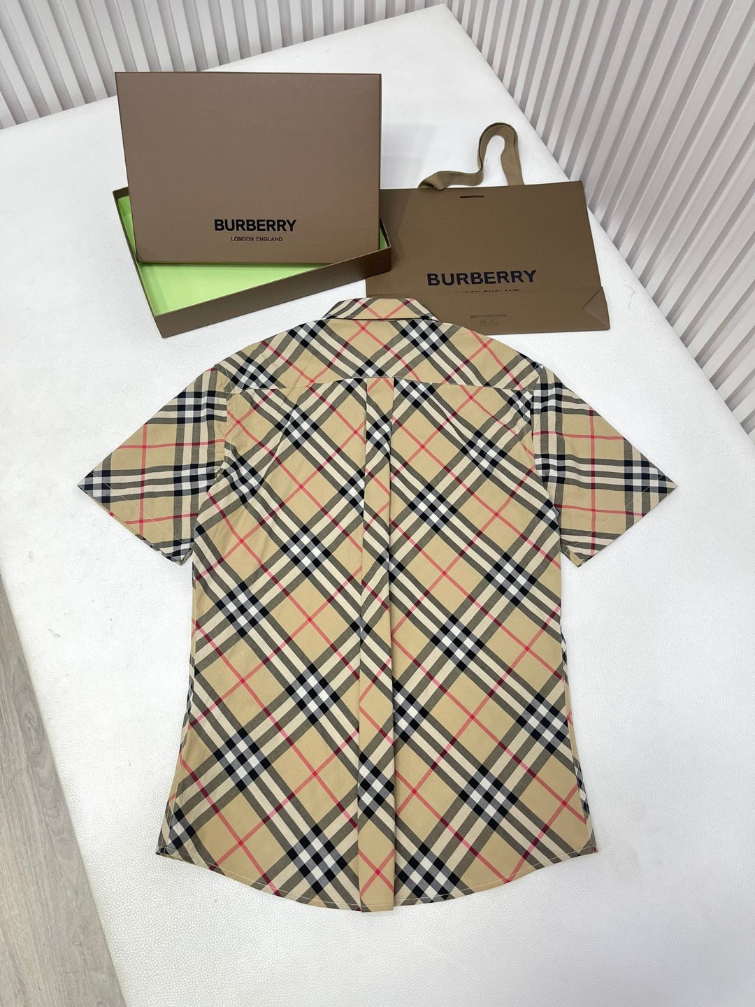 Burberry 巴宝莉 格纹单排扣衬衫 短袖 夏季 青苔色 沙色 80876371