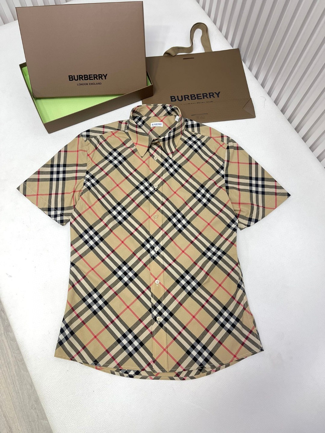 Burberry 巴宝莉 格纹单排扣衬衫 短袖 夏季 青苔色 沙色 80876371