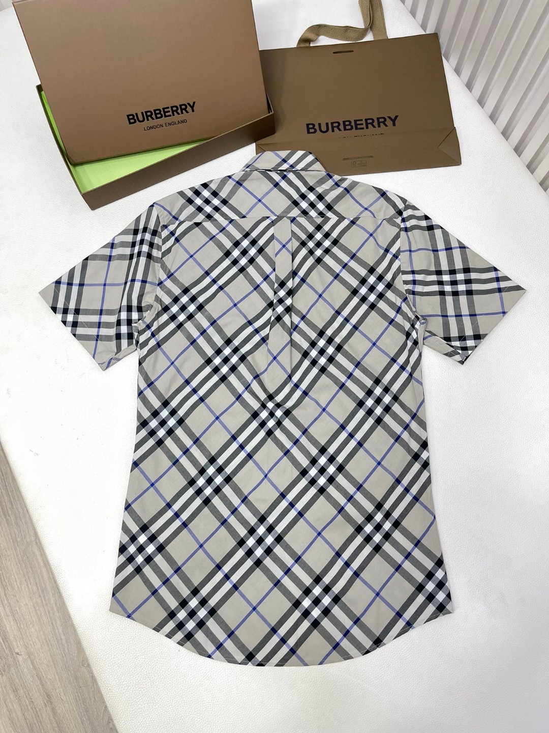 Burberry 巴宝莉 格纹单排扣衬衫 短袖 夏季 青苔色 沙色 80876371
