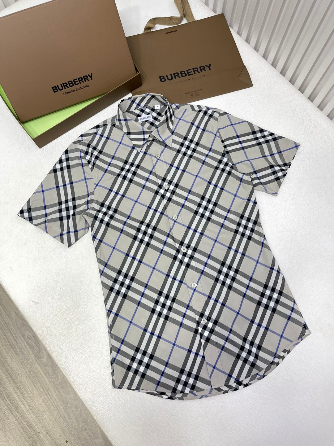 Burberry 巴宝莉 格纹单排扣衬衫 短袖 夏季 青苔色 沙色 80876371