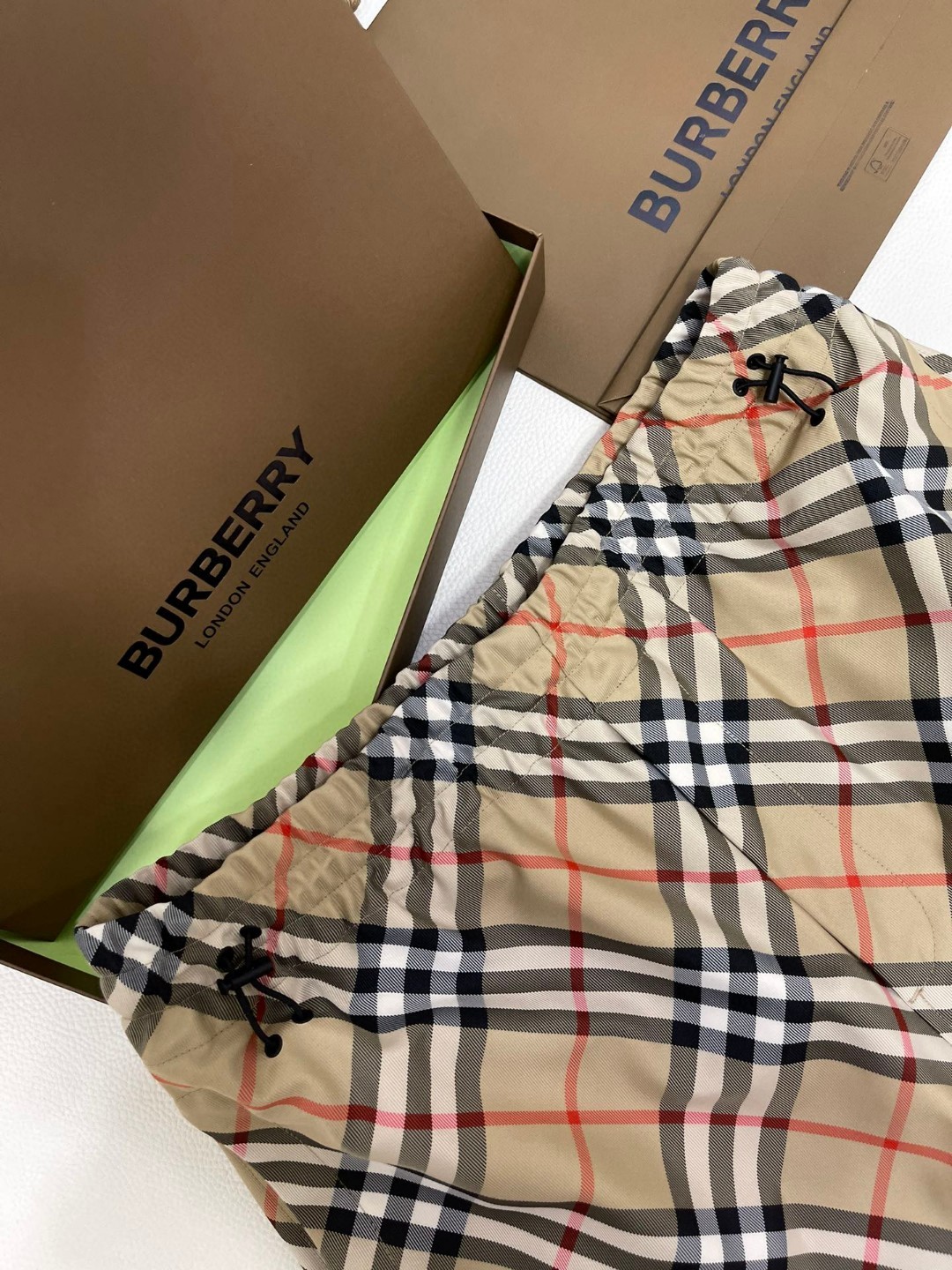 Burberry 巴宝莉 格纹口袋刺绣战马图案松紧腰短裤 裤子 休闲裤 米色 