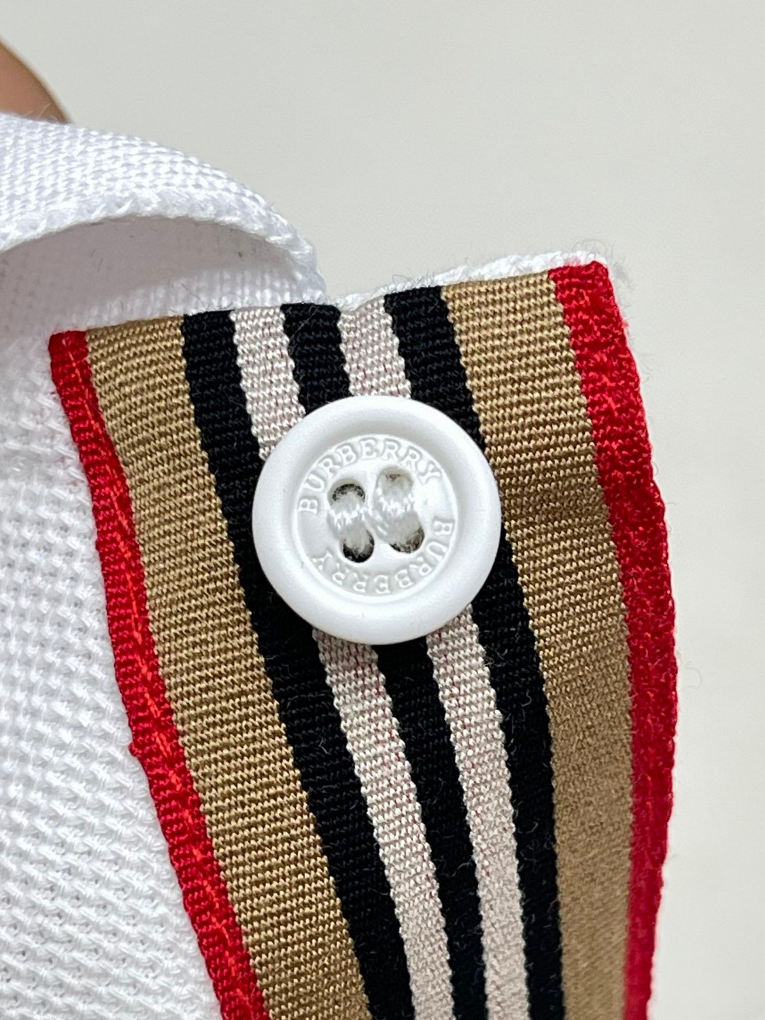 Burberry 巴宝莉 撞色字母logo刺绣Polo衫 短袖 T恤 圆领 短款 夏季 黑色 白色 酒红色 8017003-A1189