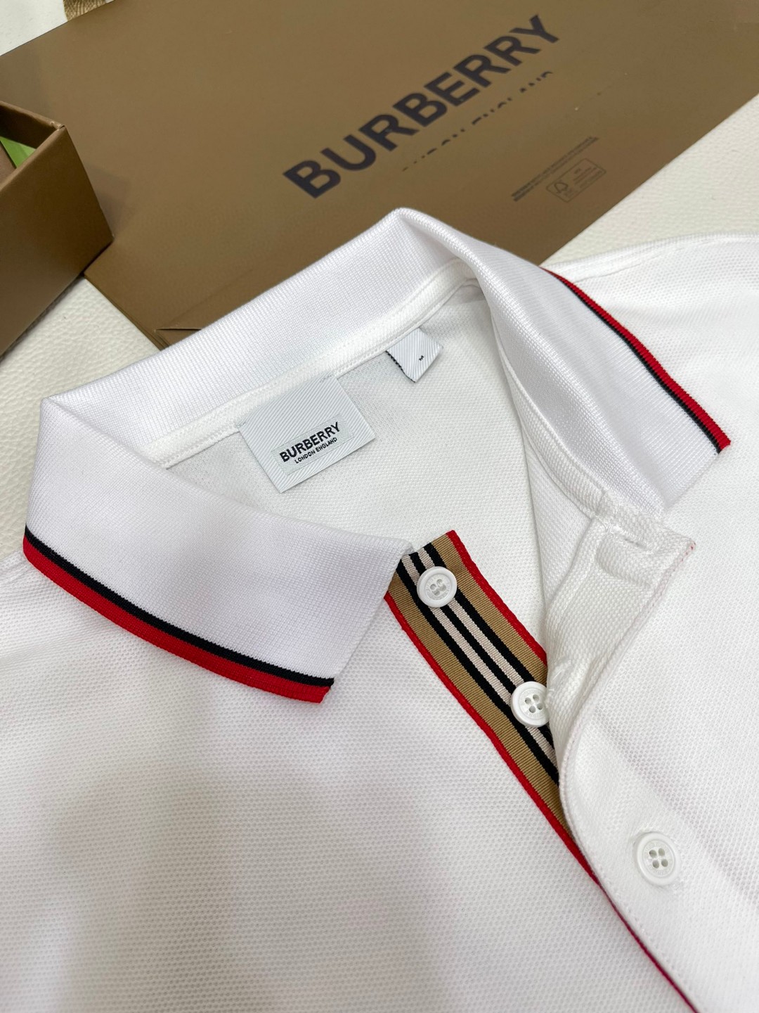 Burberry 巴宝莉 撞色字母logo刺绣Polo衫 短袖 T恤 圆领 短款 夏季 黑色 白色 酒红色 8017003-A1189