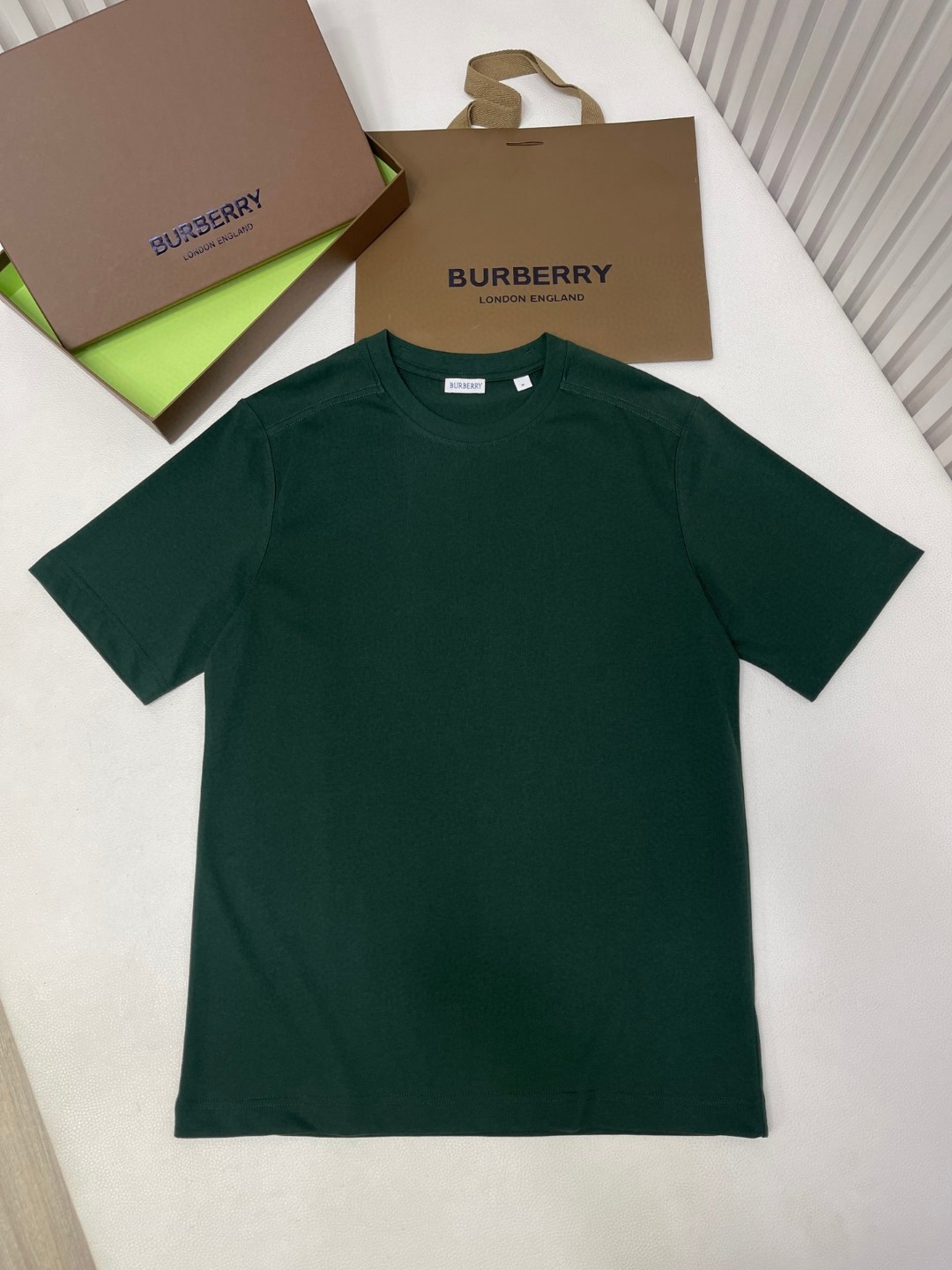 Burberry 巴宝莉 纯色刺绣战马图案 短袖 T恤 圆领 短款 夏季 黑色 白色 豆绿色 墨绿色