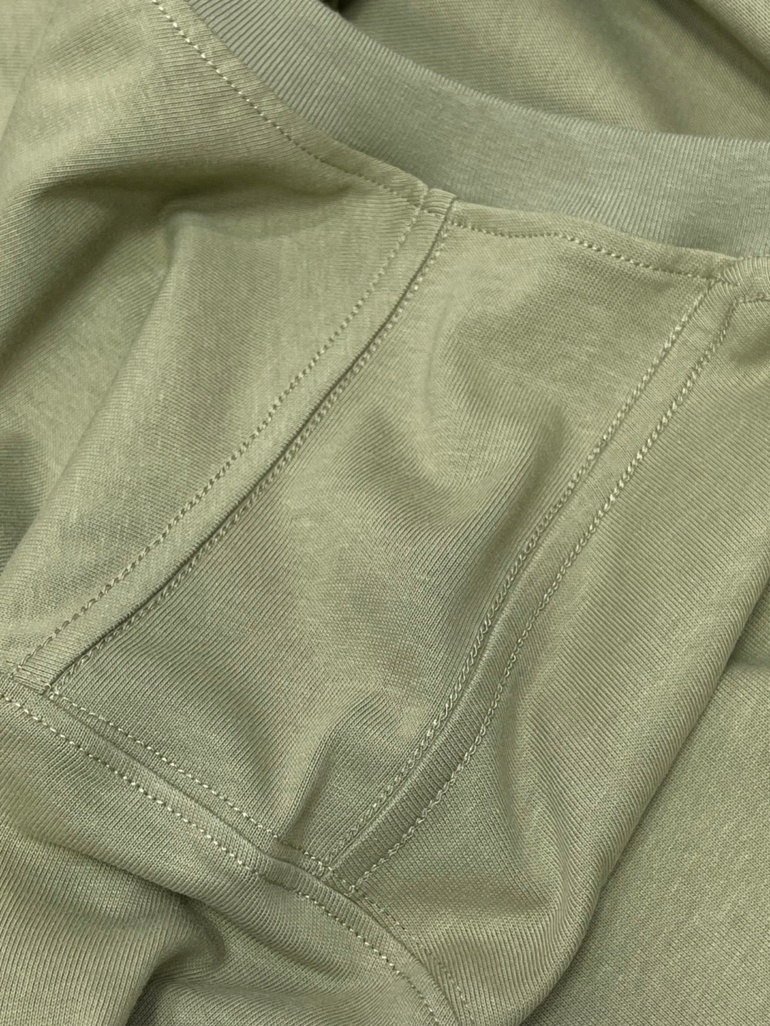 Burberry 巴宝莉 纯色刺绣战马图案 短袖 T恤 圆领 短款 夏季 黑色 白色 豆绿色 墨绿色