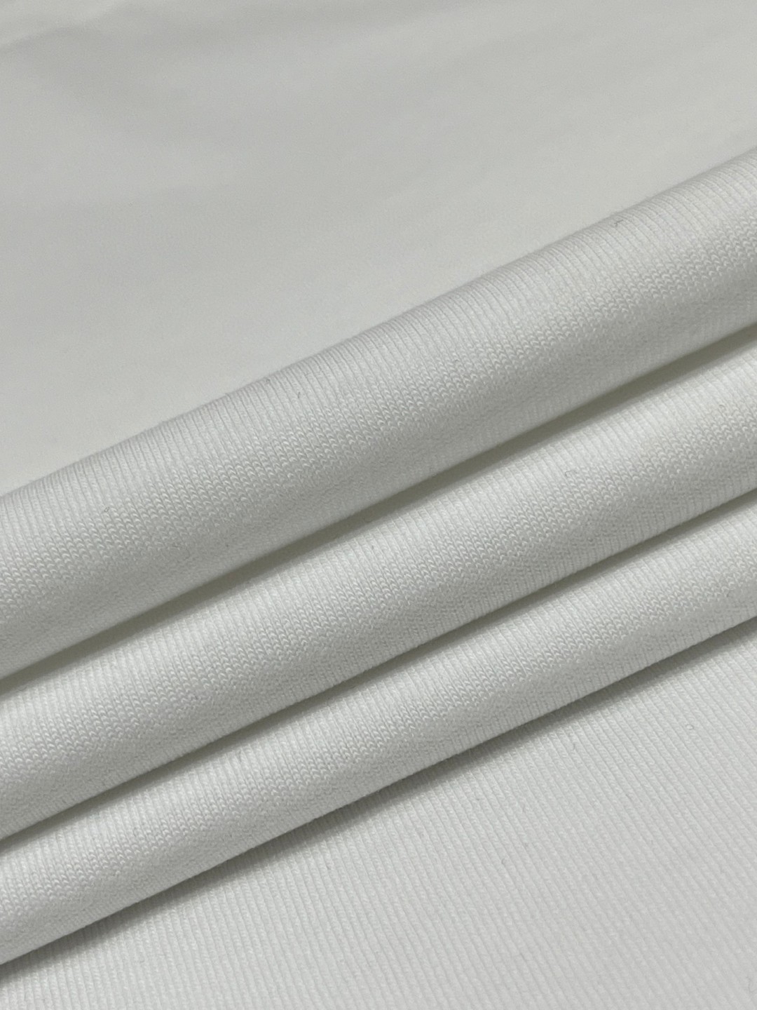 Burberry 巴宝莉 纯色刺绣战马图案 短袖 T恤 圆领 短款 夏季 黑色 白色 豆绿色 墨绿色