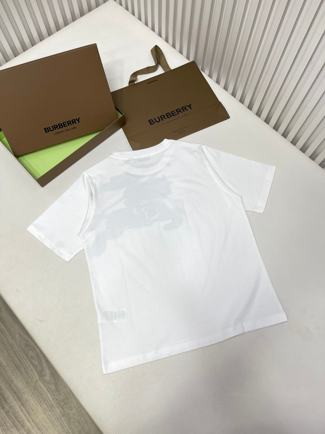 Burberry 巴宝莉 马术骑士印花图案 短袖 T恤 圆领 短款 夏季 白色 80907931