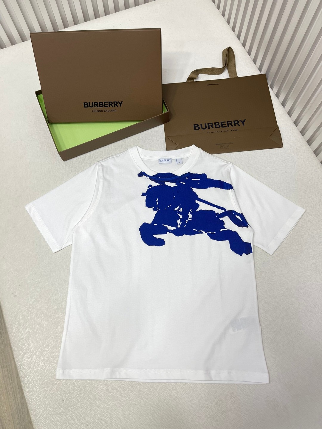 Burberry 巴宝莉 马术骑士印花图案 短袖 T恤 圆领 短款 夏季 白色 80907931