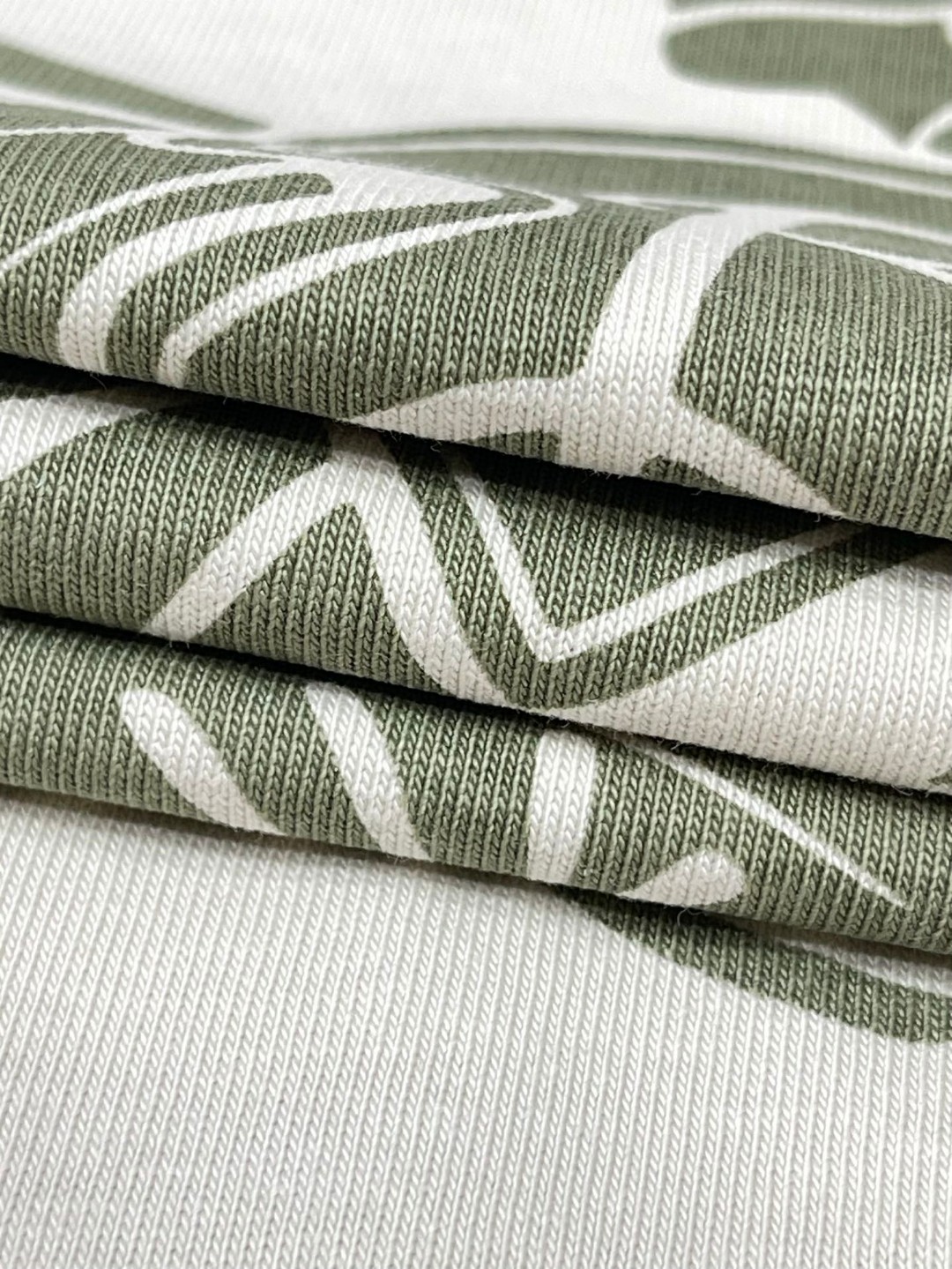 Burberry 巴宝莉 马术骑士印花图案 短袖 T恤 圆领 短款 夏季 米白色 80907881