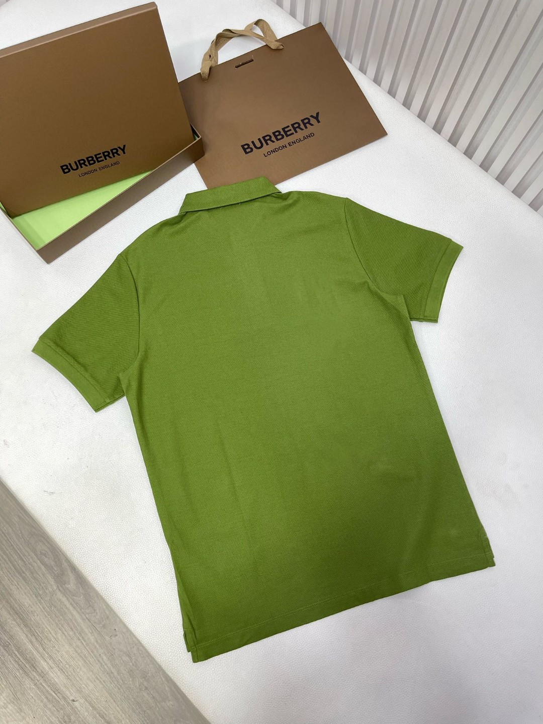 Burberry 巴宝莉 纯色橡木叶刺绣徽章Polo衫 短袖 T恤 圆领 短款 夏季 黑色 白色 80651791