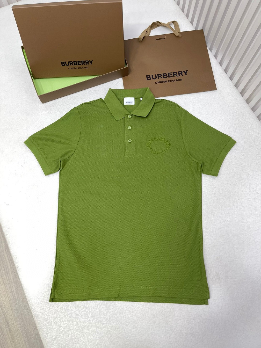 Burberry 巴宝莉 纯色橡木叶刺绣徽章Polo衫 短袖 T恤 圆领 短款 夏季 黑色 白色 80651791