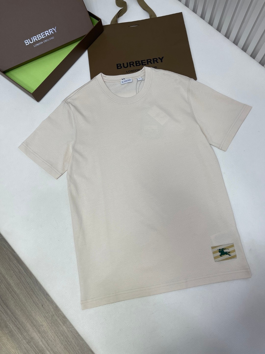 Burberry 巴宝莉 纯色战马图案徽标 短袖 T恤 圆领 短款 夏季 黑色 白色 绿色 80808141