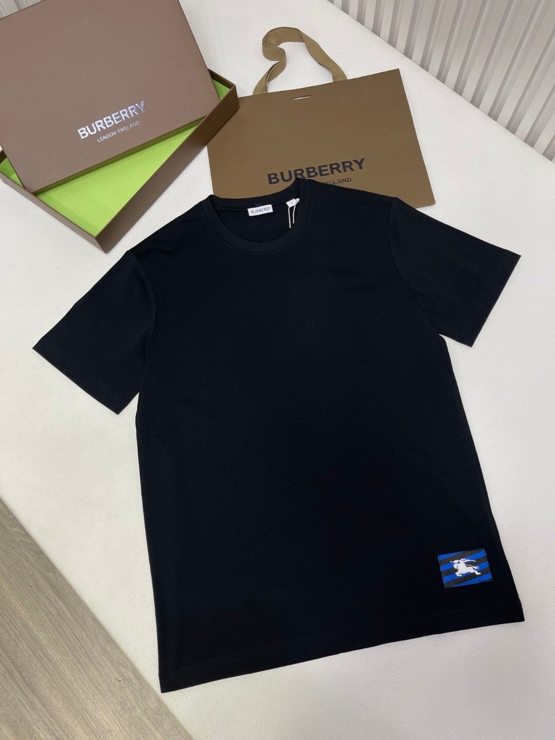 Burberry 巴宝莉 纯色战马图案徽标 短袖 T恤 圆领 短款 夏季 黑色 白色 绿色 80808141