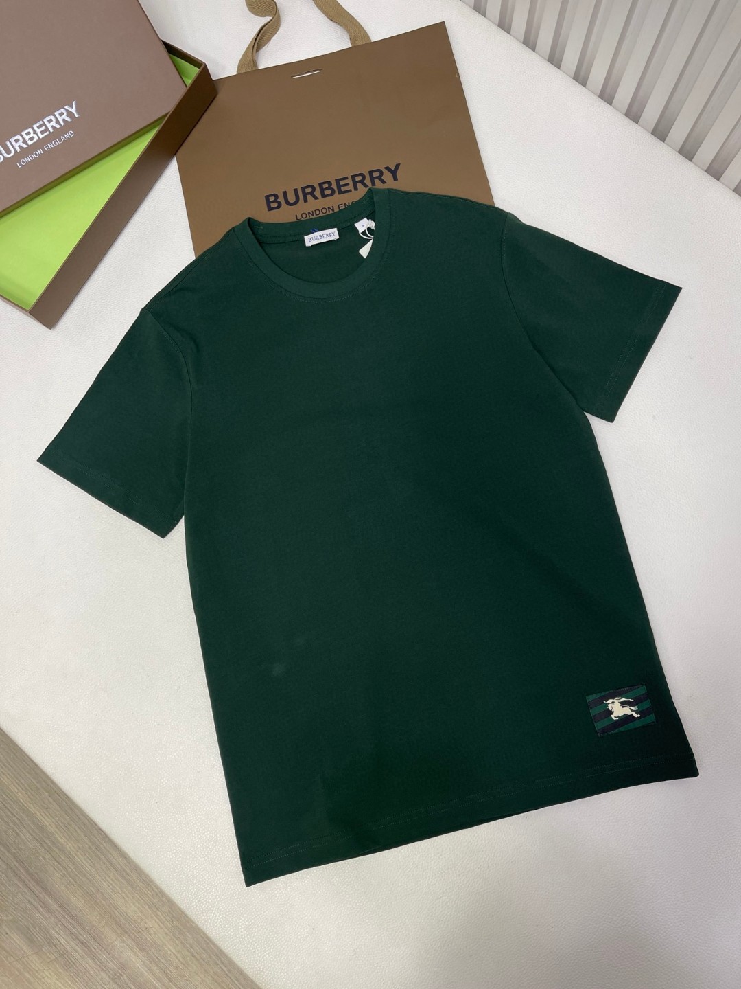 Burberry 巴宝莉 纯色战马图案徽标 短袖 T恤 圆领 短款 夏季 黑色 白色 绿色 80808141