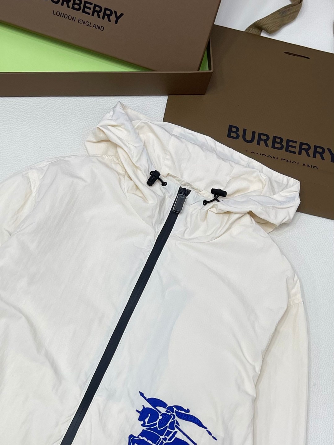 Burberry 巴宝莉 马术骑士徽标贴花连帽夹克 长袖 外套 秋冬款 蓝色