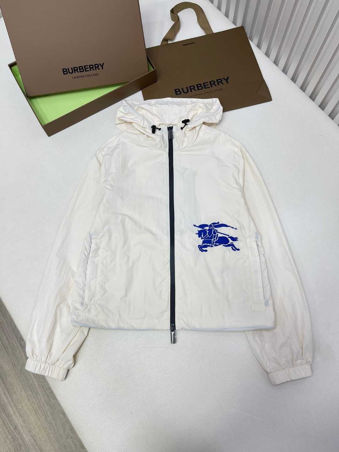 Burberry 巴宝莉 马术骑士徽标贴花连帽夹克 长袖 外套 秋冬款 蓝色